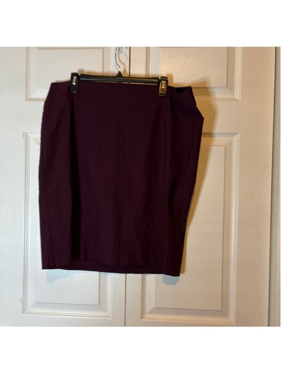 Elle Dresses & Skirts - Women's Elle Burgundy Pencil Skirt Size XXL